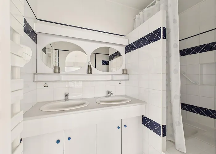 Vue - Pour 6 - 5 M De La *